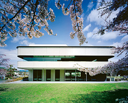 京都大学医学部創立百周年記念施設 芝蘭会館